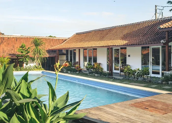Nami Surf Stay